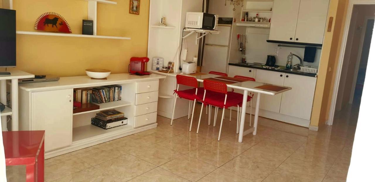Sunny self-catering apartment Costa Teguise, Lanzarote, Spain Esterno foto