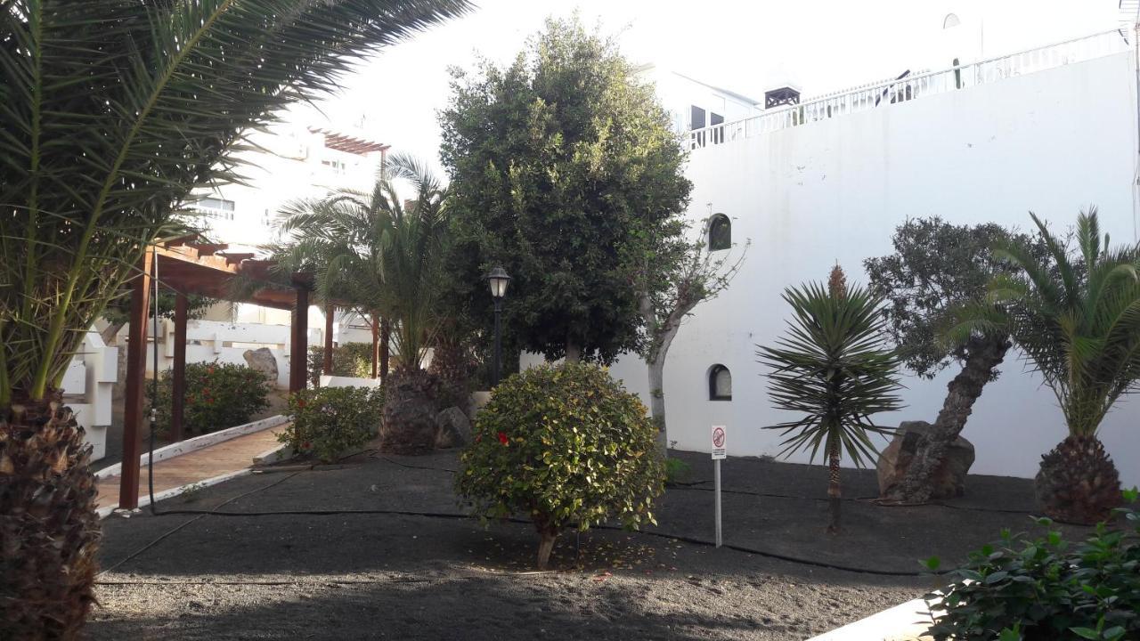 Sunny self-catering apartment Costa Teguise, Lanzarote, Spain Esterno foto