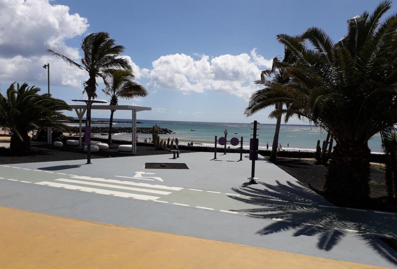 Sunny self-catering apartment Costa Teguise, Lanzarote, Spain Esterno foto