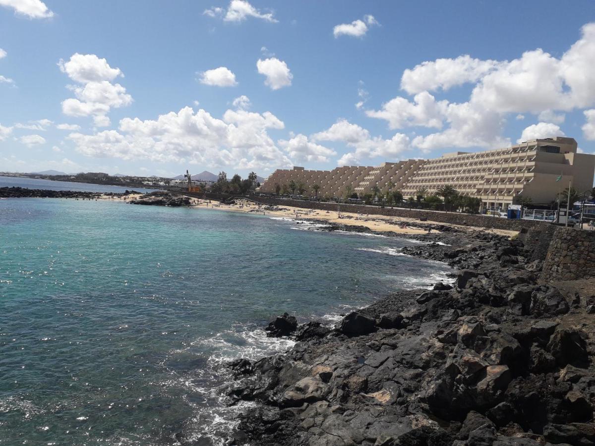 Sunny self-catering apartment Costa Teguise, Lanzarote, Spain Esterno foto